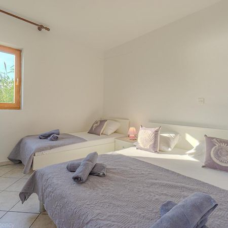 Bepic Quiet Location On A Beautiful Bay Apartment Metajna Luaran gambar