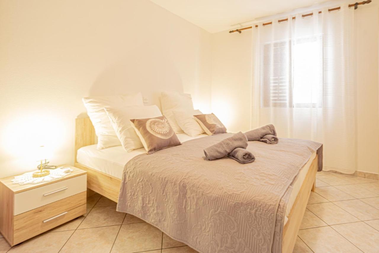 Bepic Quiet Location On A Beautiful Bay Apartment Metajna Luaran gambar