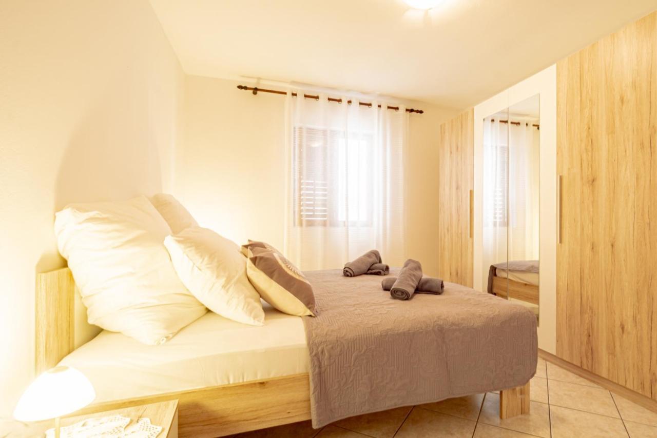 Bepic Quiet Location On A Beautiful Bay Apartment Metajna Luaran gambar