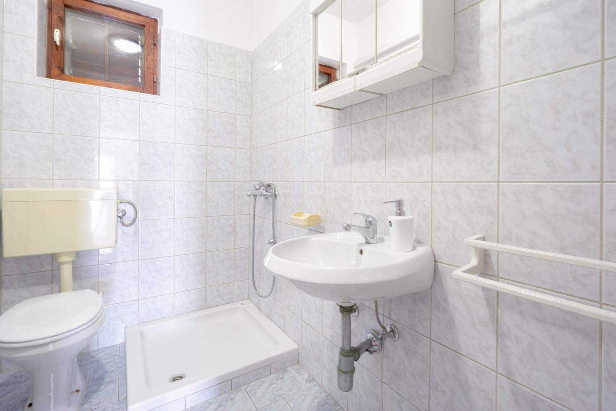 Bepic Quiet Location On A Beautiful Bay Apartment Metajna Bilik gambar